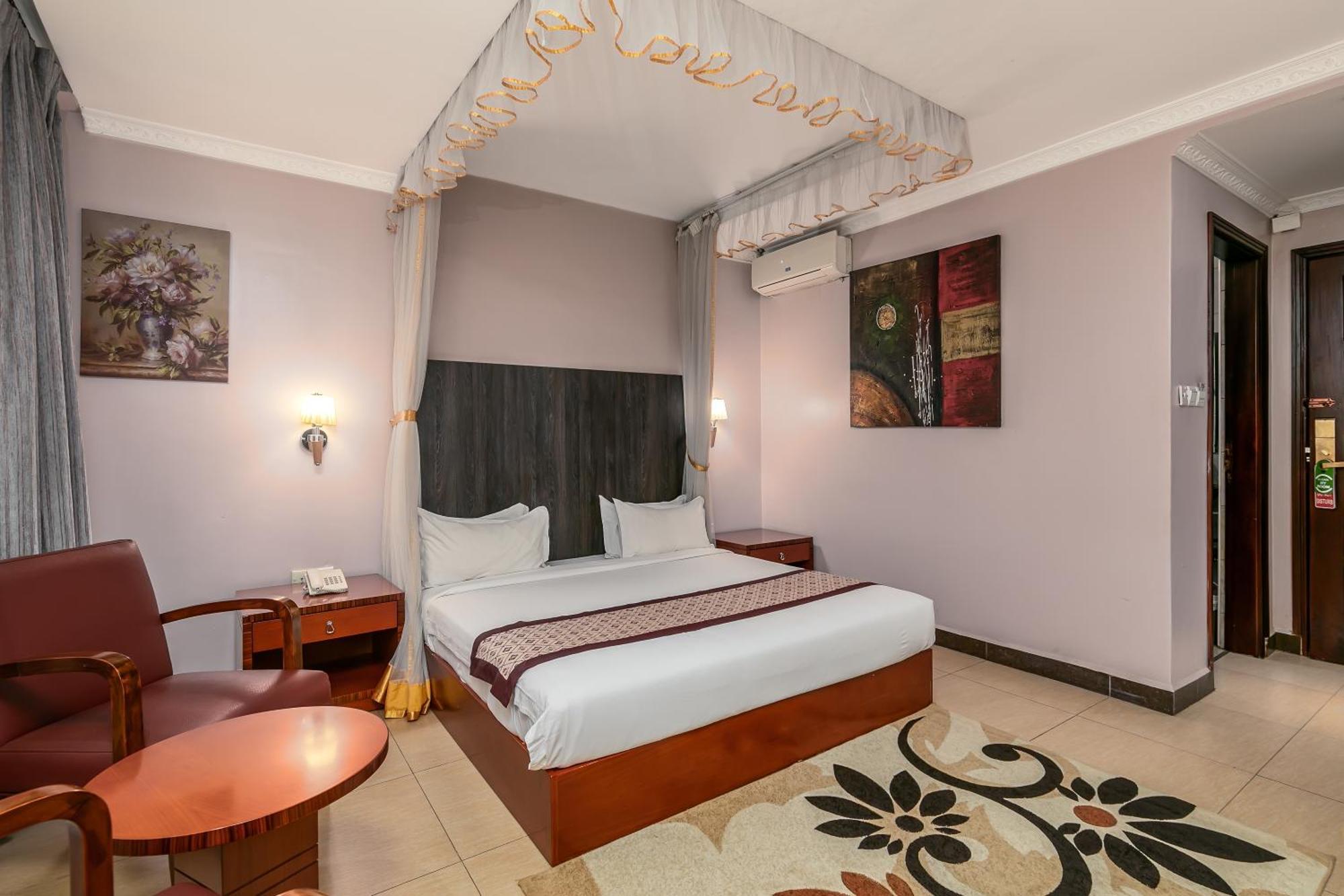 Russell Hotel Kampala Exterior photo