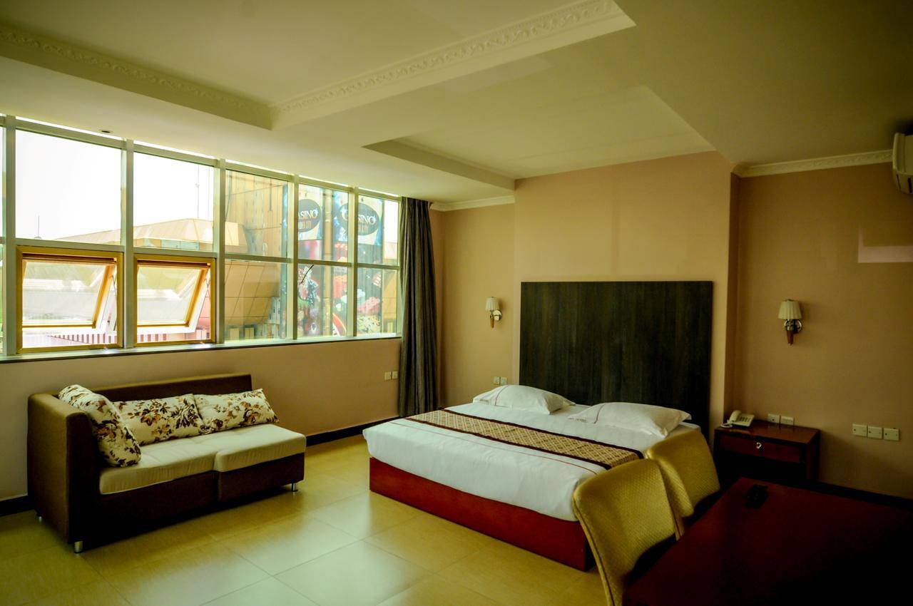 Russell Hotel Kampala Exterior photo