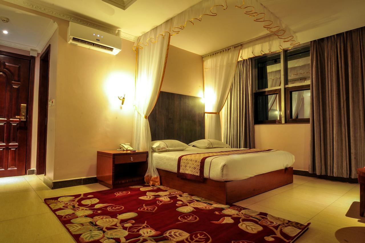 Russell Hotel Kampala Exterior photo