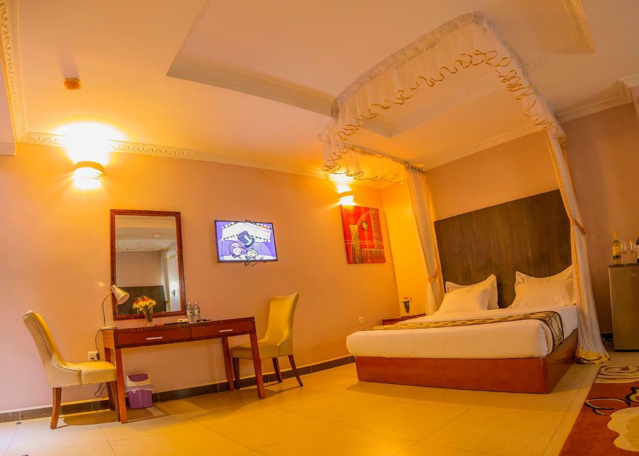 Russell Hotel Kampala Exterior photo